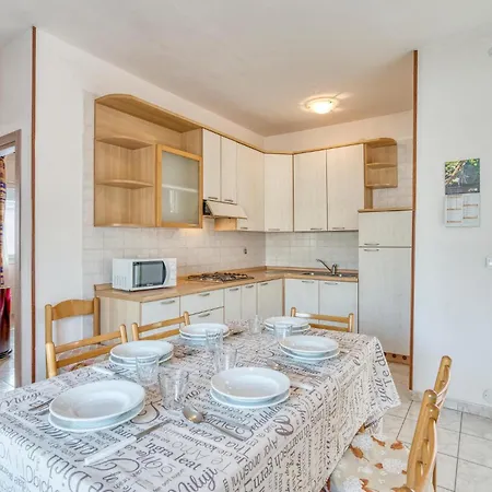 Federica 4 * רוסולינה מארה